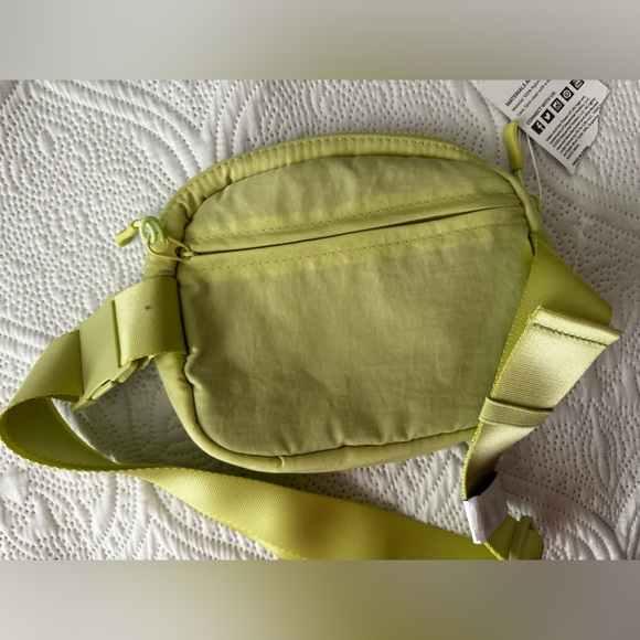 FANNY PACK NWT - Picture 4 of 4